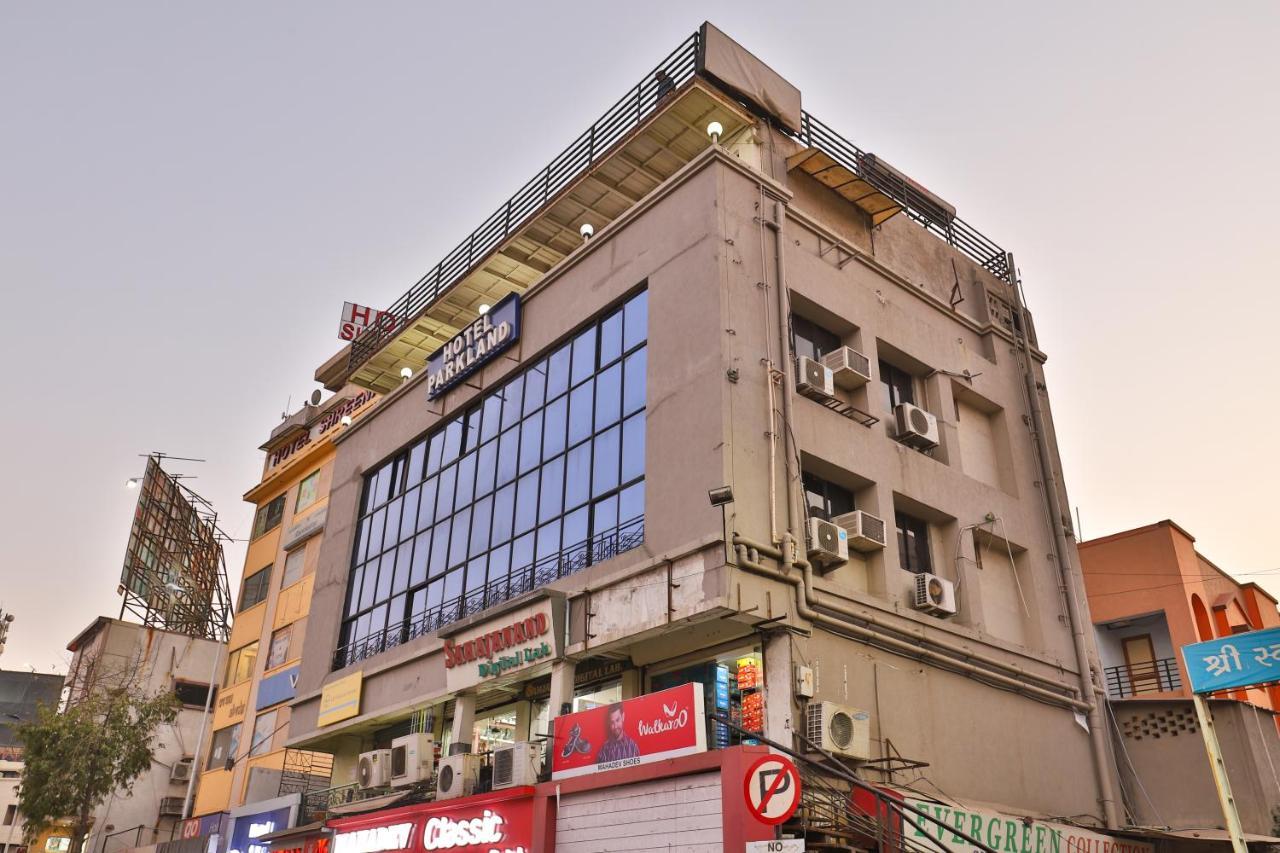 Hotel Parkland Ahmedabad Exterior photo